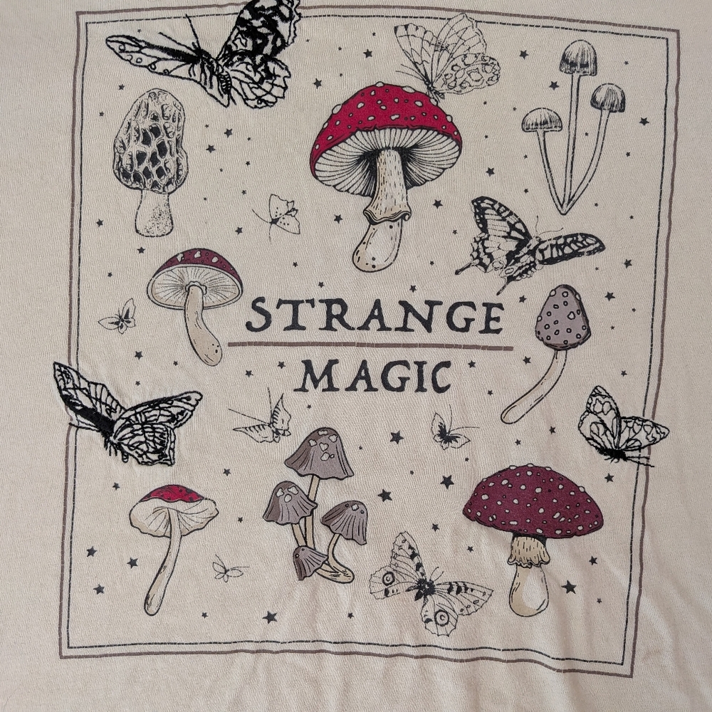 Hot Topic Crop Strange Magic - Picture 2 of 7